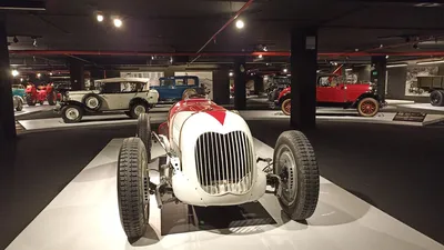 В Баку вновь прошла выставка классических автомобилей - АЗЕРТАДЖ