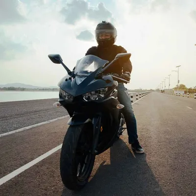 Арт-изображения Yamaha мотоциклов в высоком разрешении