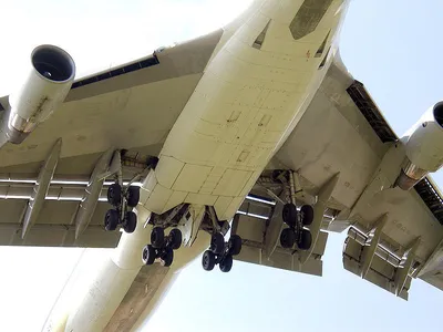 Файл:Boeing-777-high-lift-device.jpg — Википедия