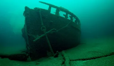 Остров затонувших кораблей (39 фото) - 39 фото