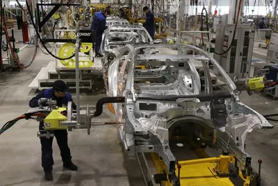В России открылся завод Mercedes-Benz. И тут уже делают Е-класс. — «Новые  модели и концепты» на DRIVE2