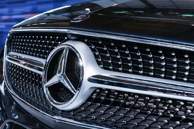 Mercedes-Benz избавится от всех своих салонов по продаже авто в Германии -  Газета.Ru | Новости