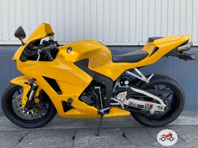 Фотография желтого мотоцикла в Full HD разрешении