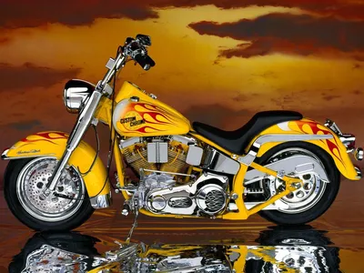 Желтый мотоцикл в 4K качестве: скачать бесплатно