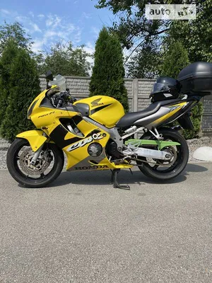 Скачать бесплатно фотографию желтого мотоцикла в хорошем качестве