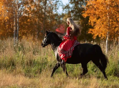 Дама на лошади - фотосессия для девушек в Москве