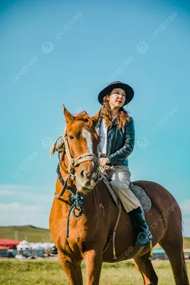 Девушка на коне, Верхом на коне, Девушка, Конь, Лужайка (3500x2333) - обои  для рабочего стола