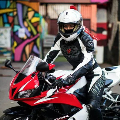 Женские мотоциклы в HD: Впечатляющие снимки для скачивания