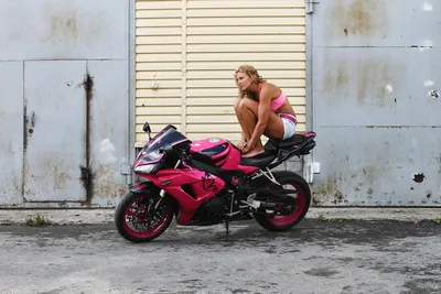 Иконы стиля и свободы: великолепные фото женских мотоциклов