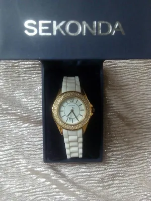 Золотистые женские наручные часы с цифрами на коричневом ремешке: цена 329  грн - купить Наручные часы на ИЗИ | Харьков