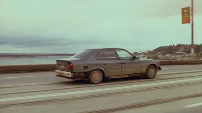 Фильм Жмурки чёрная BMW E34 едет…» — создано в Шедевруме