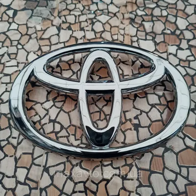 Rent a car www.cars4rent.md - ✍История логотипа Toyota ➀ 1937 год Эмблема  представляет собой красную надпись «Toyoda», заключённую в прямоугольник со  скруглёнными углами. ➁ 1949 год — Тойота лого круглый и красный,
