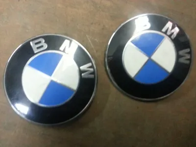 Эмблема логотип BMW 82 мм значок шильдик соответсвие оригиналу с клипсами  51148132375 - купить Эмблемы в Киеве и Украине, Эмблема логотип BMW 82 мм  значок шильдик соответсвие оригиналу с клипсами 51148132375 -