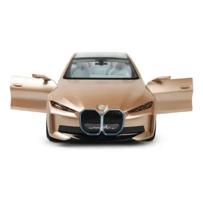 Оклейка автомобиля BMW в золотую виниловую пленку