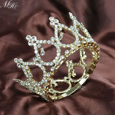 Золотая корона на фото: великолепие и роскошь