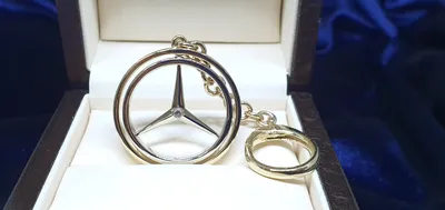 Brabus отдыхает! В Украине заметили полностью золотой Mercedes G-Class